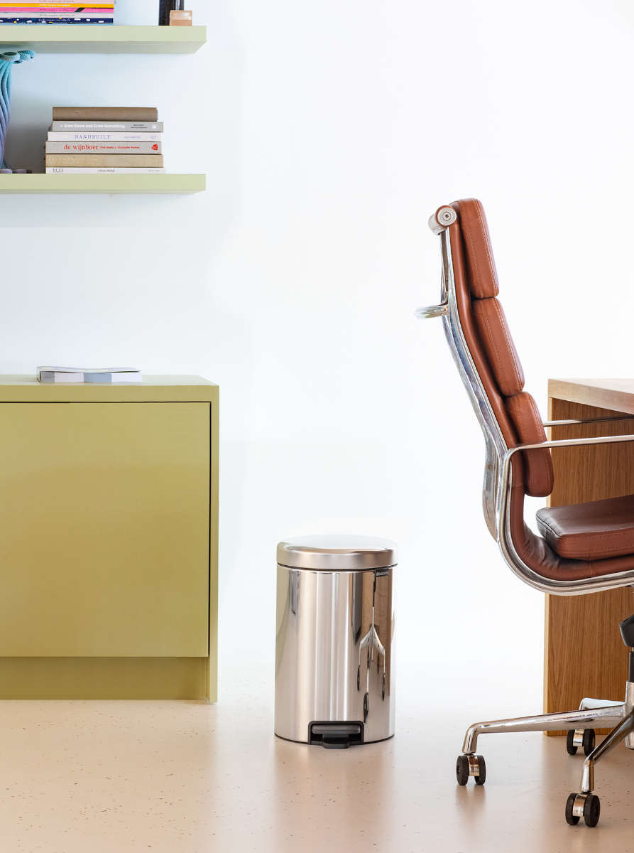 Brabantia Çöp Kovası Newicon Brillant Steel Pedallı Çöp Kutusu 12lt 113581