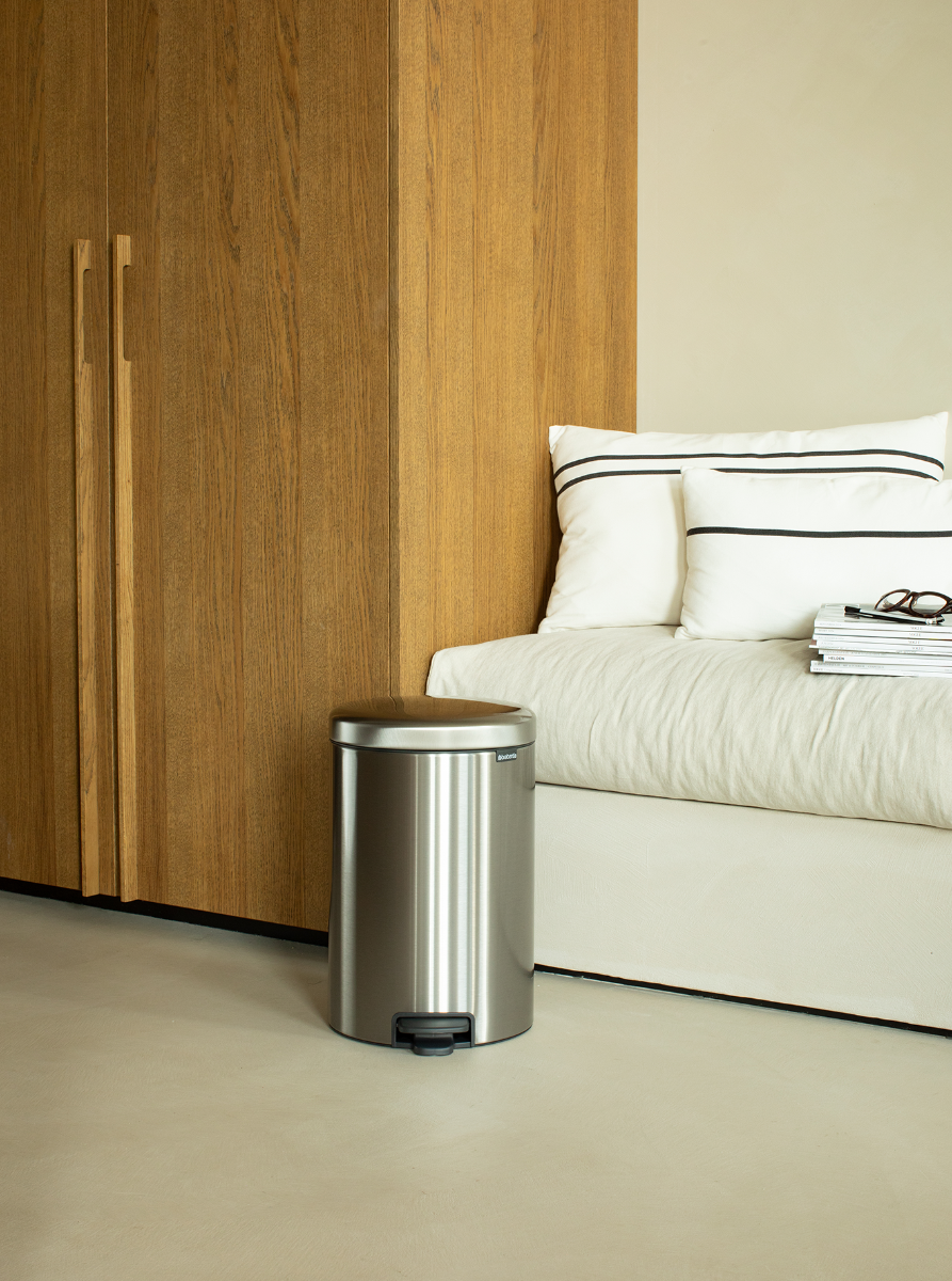 Brabantia Çöp Kutusu 20 litre Newicon Pedallı Mat Steel 114021