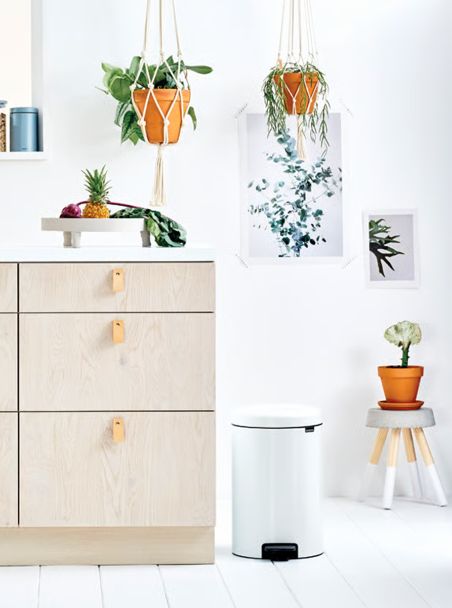 Brabantia Çöp Kutusu 20 litre Newicon Pedallı Beyaz 114243