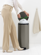 Brabantia Çöp Kutusu 30 litre Newicon Pedallı Platin 114441
