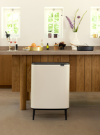 Brabantia Çöp Kutusu Büyük Boy 60 lt Bo Touch Dokunmatik Kapak Beyaz 130205