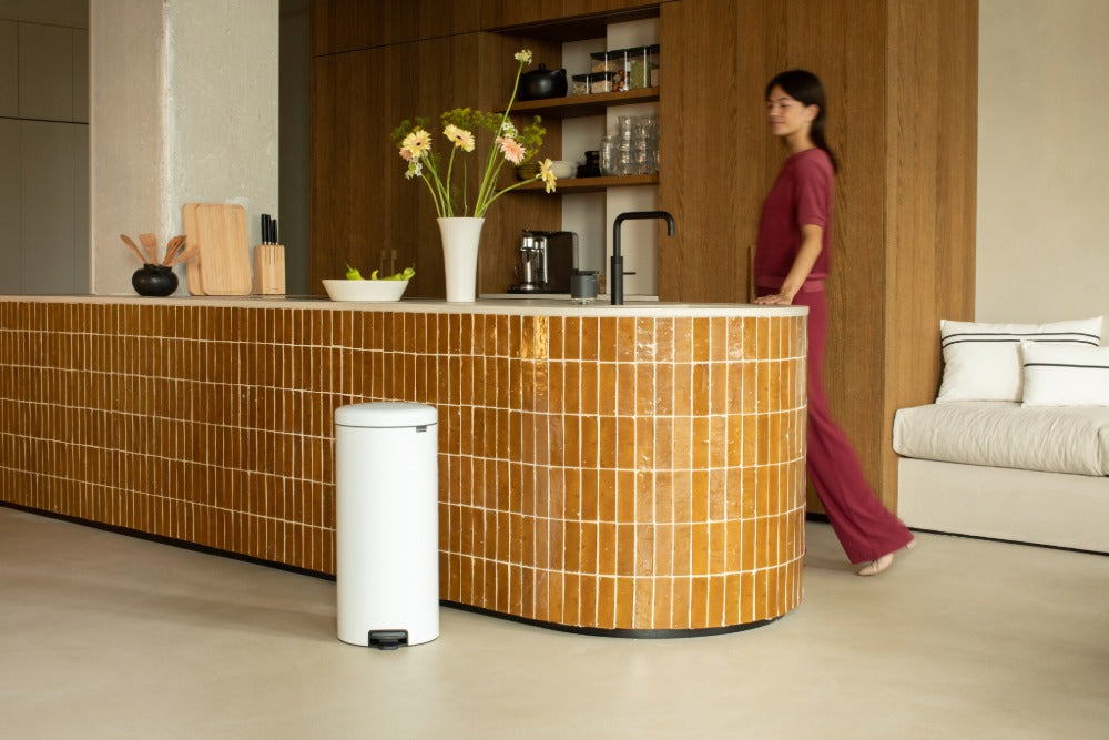 Brabantia Çöp Kutusu 30 litre Newicon Pedallı Beyaz 111785