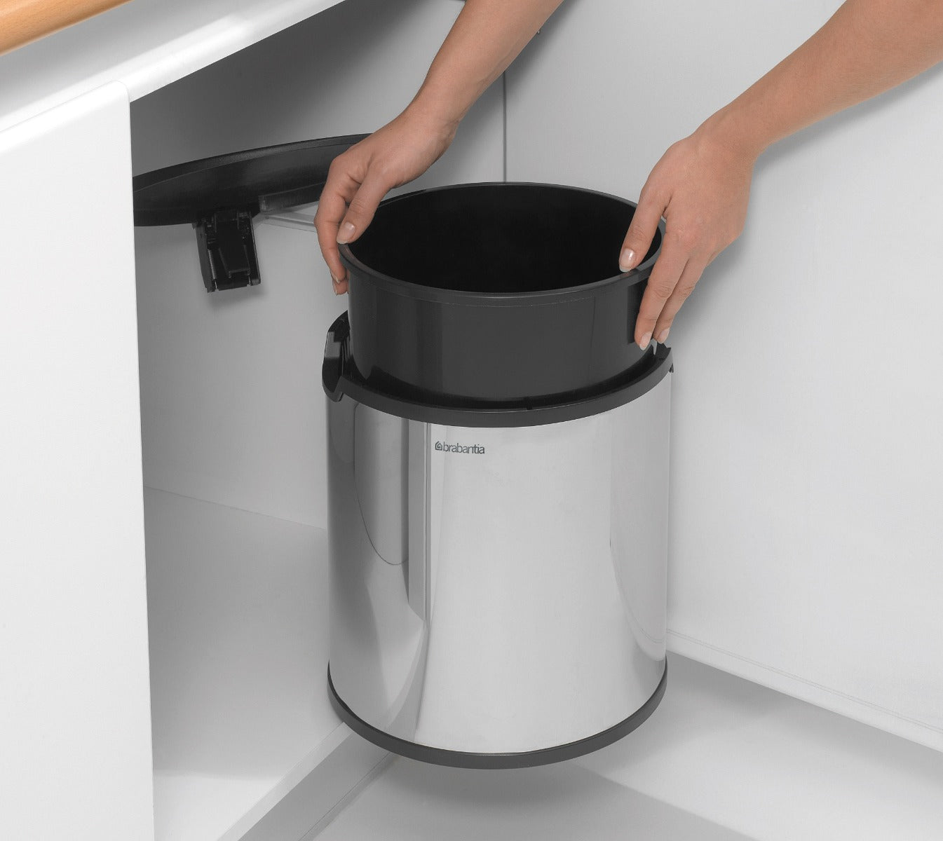 Brabantia Çöp Kutusu 15 lt Dolap İçi Briliant Steel 418181