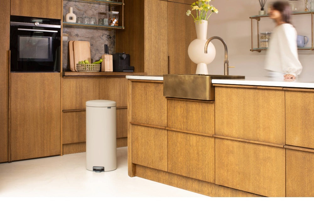 Brabantia Çöp Kutusu 30 litre Newicon Pedallı Mat Bej 149962